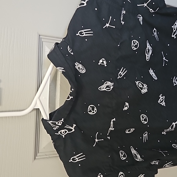 Boys short sleeve button down- Space themed. Size Small - Picture 7 of 7